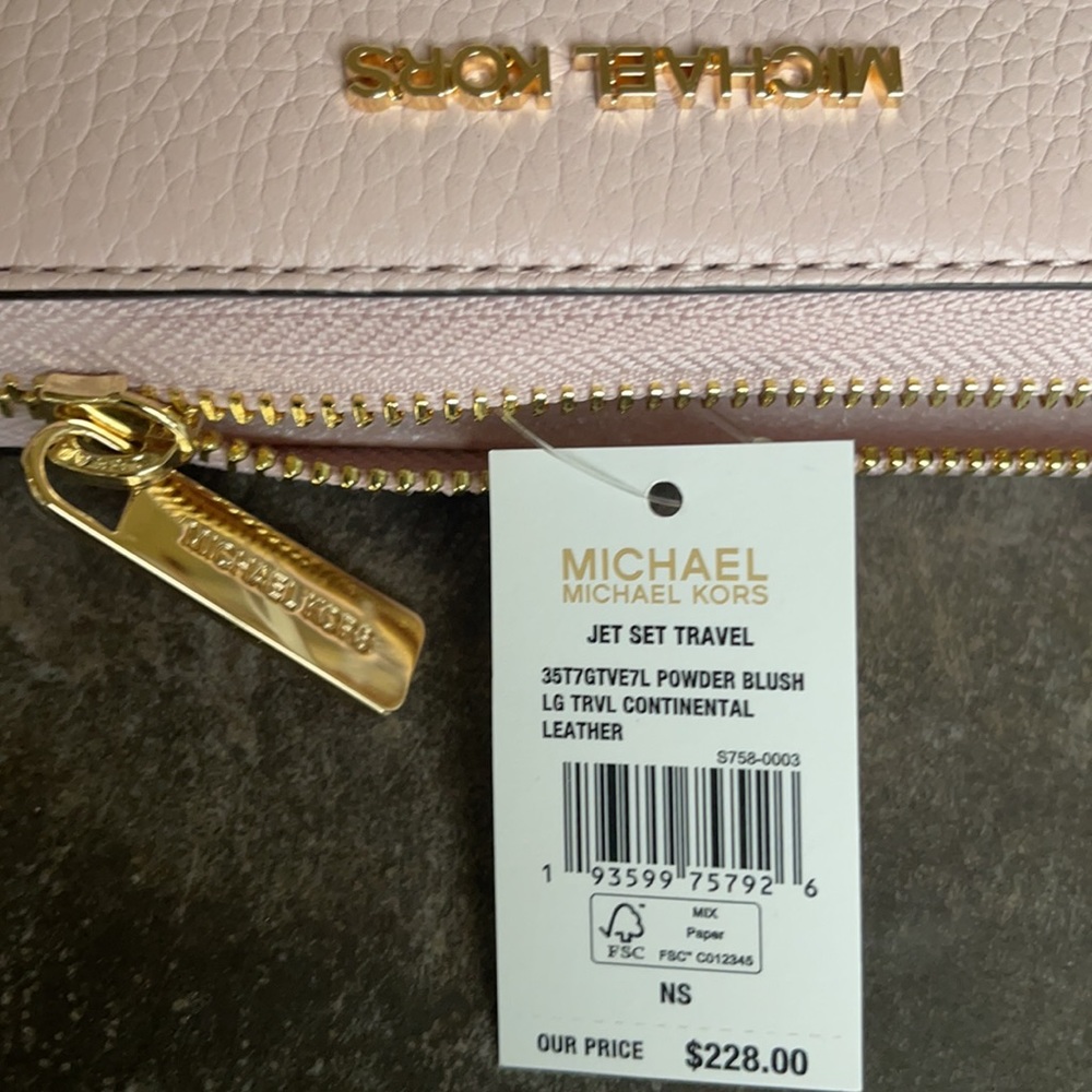 Michael Kors Jet Set Travel Large Travel CONTINENTAL Wallet-Wristlet - Picture 16 of 16